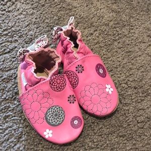 Robeez 6-12 months baby girl moccasins